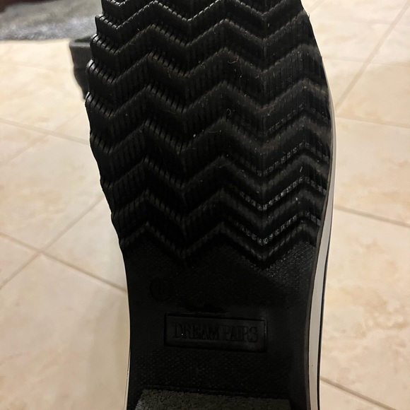 Like new insulated snow boots! Black and gray exterior with fuzzy inside! - Picture 3 of 3